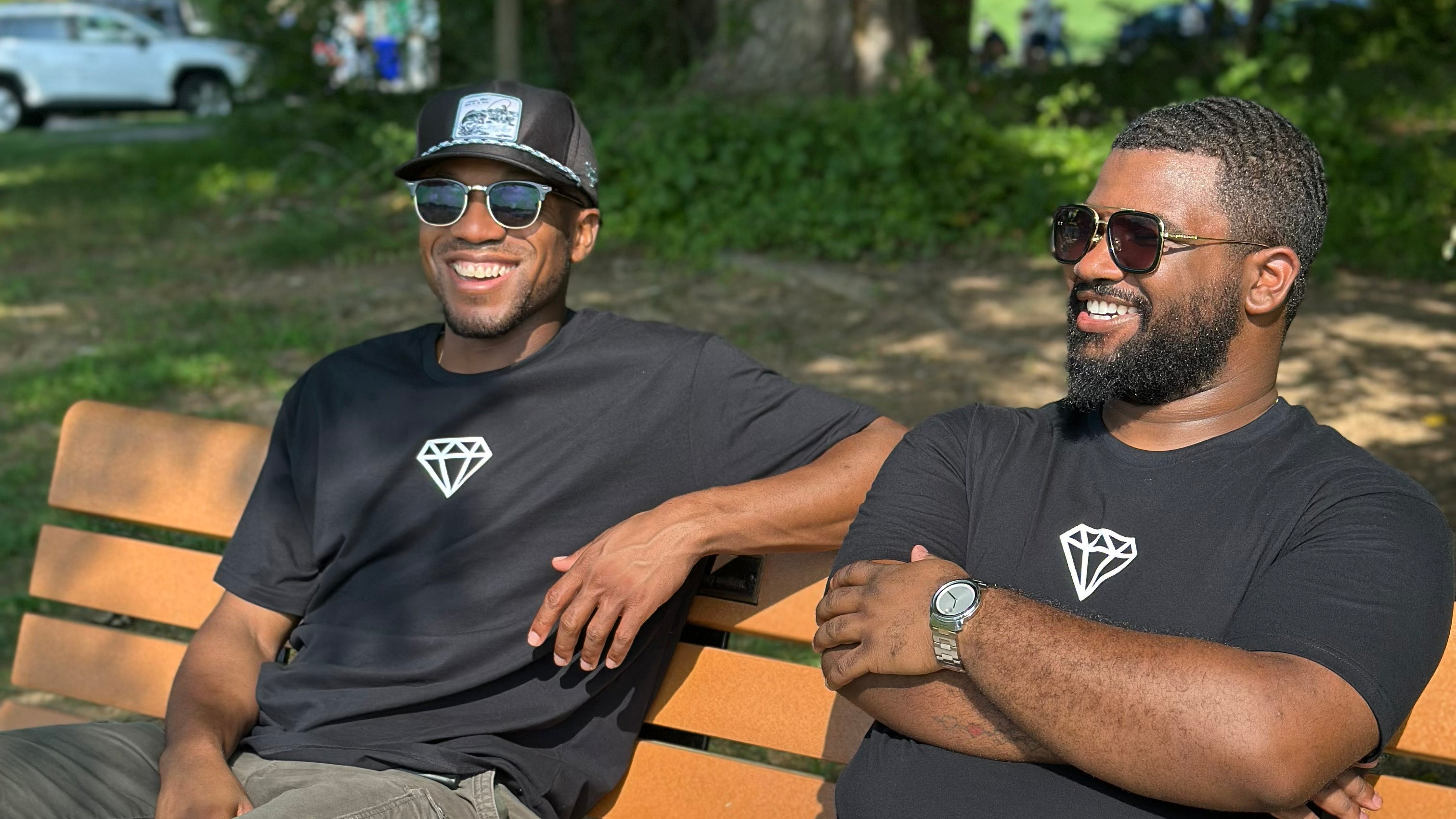 2. DIAMOND LOGO T-SHIRT